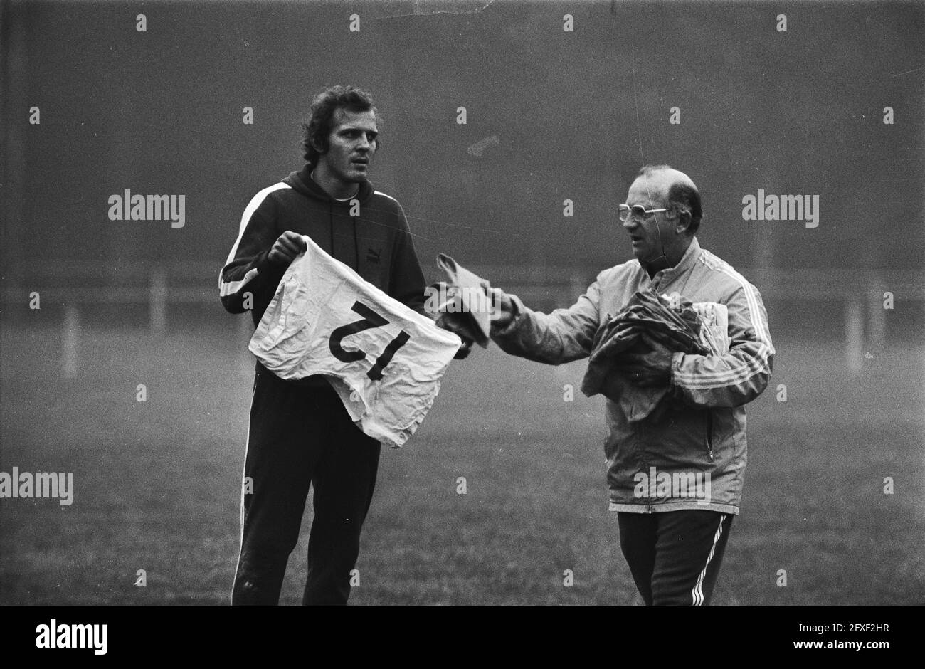 Training PSV in connection with European Cup I match against Glasgow Rangers, Kees Rijvers (r) with Rene van de Kerkhof, 30 October 1978, sports, soccer, The Netherlands, 20th century press agency photo, news to remember, documentary, historic photography 1945-1990, visual stories, human history of the Twentieth Century, capturing moments in time Stock Photo