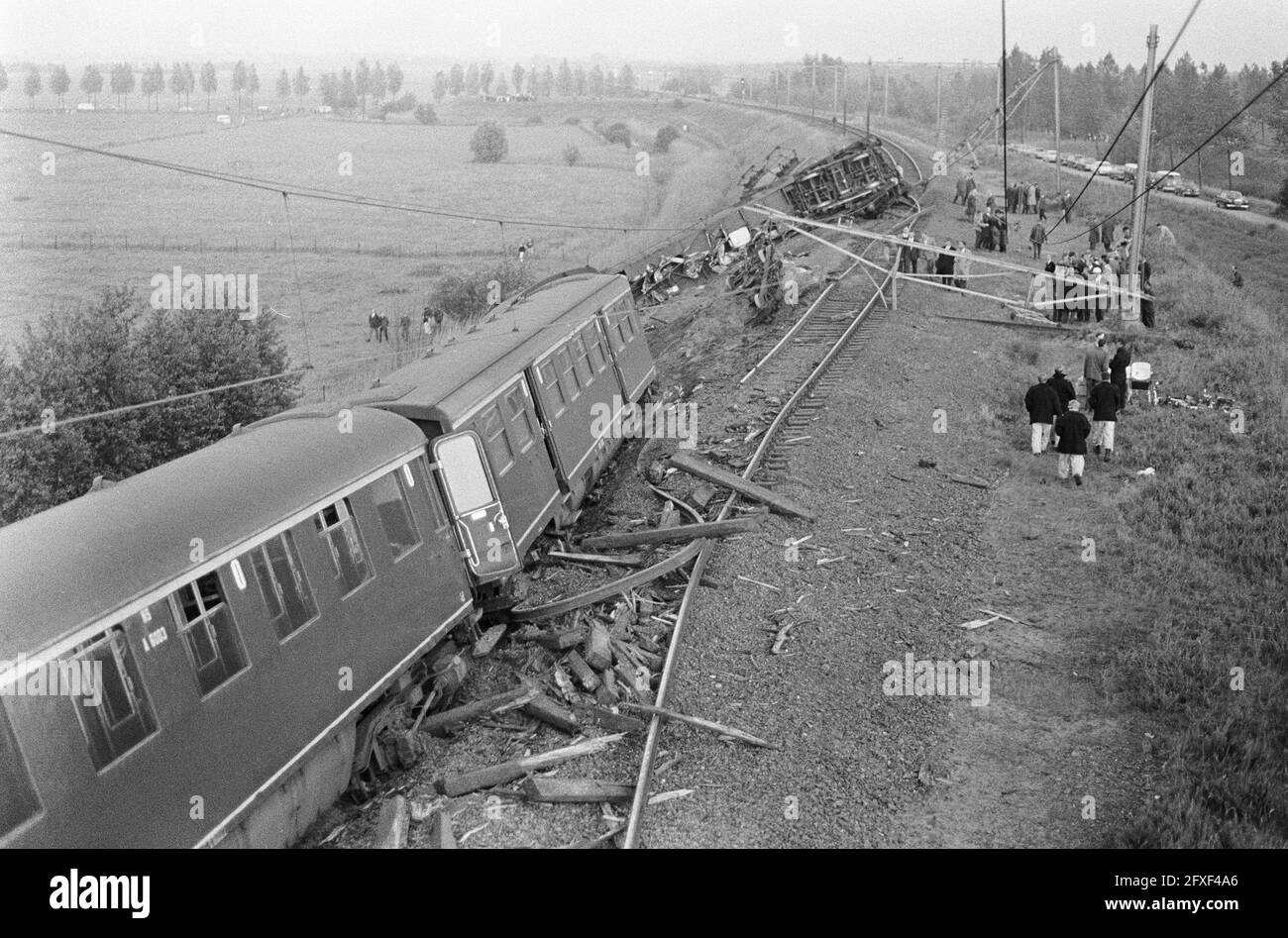 Train derails near Hedel (Gelderland), May 31, 1966, accidents, railroads, trains, The Netherlands, 20th century press agency photo, news to remember, documentary, historic photography 1945-1990, visual stories, human history of the Twentieth Century, capturing moments in time Stock Photo