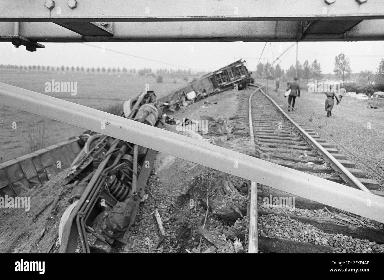Train derailed near Hedel (Gelderland), May 31, 1966, accidents, railroads, trains, The Netherlands, 20th century press agency photo, news to remember, documentary, historic photography 1945-1990, visual stories, human history of the Twentieth Century, capturing moments in time Stock Photo