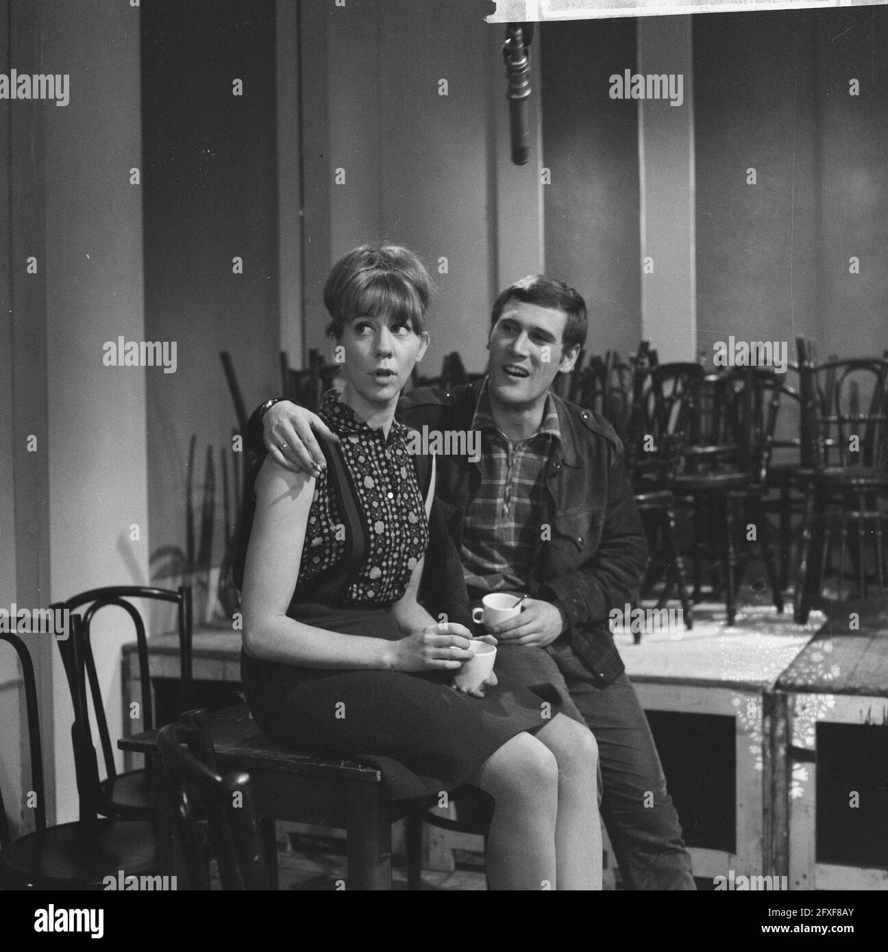 TV series Ceasar and Cleo, next Thursday tenth episode, Jules Hamel (r) and Lettie Oosthoek, March 22, 1966, actors, programs, television, stage actors, television series, The Netherlands, 20th century press agency photo, news to remember, documentary, historic photography 1945-1990, visual stories, human history of the Twentieth Century, capturing moments in time Stock Photo