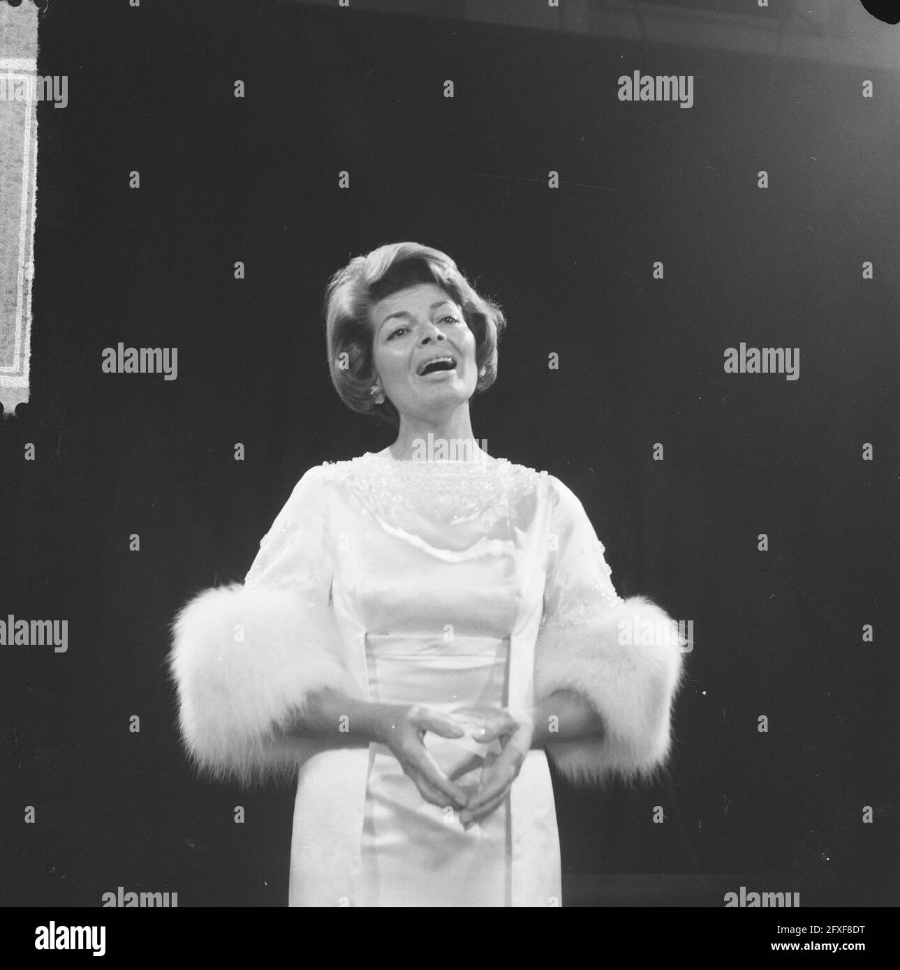 TV show Well you again, Lys Assia (singing), December 4, 1964, TV shows, The Netherlands, 20th century press agency photo, news to remember, documentary, historic photography 1945-1990, visual stories, human history of the Twentieth Century, capturing moments in time Stock Photo