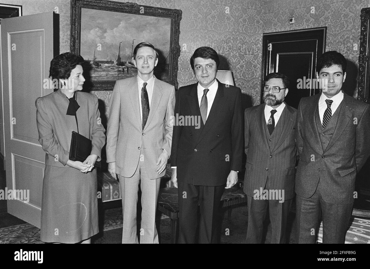 House of Representatives President Dolman (m) received today Nora Astorga (vice minister BuiZa Nicaraqua) (l) and Sergio Ramirez (member of the Nat. Government Nicaraqua), May 3, 1982, politicians, The Netherlands, 20th century press agency photo, news to remember, documentary, historic photography 1945-1990, visual stories, human history of the Twentieth Century, capturing moments in time Stock Photo