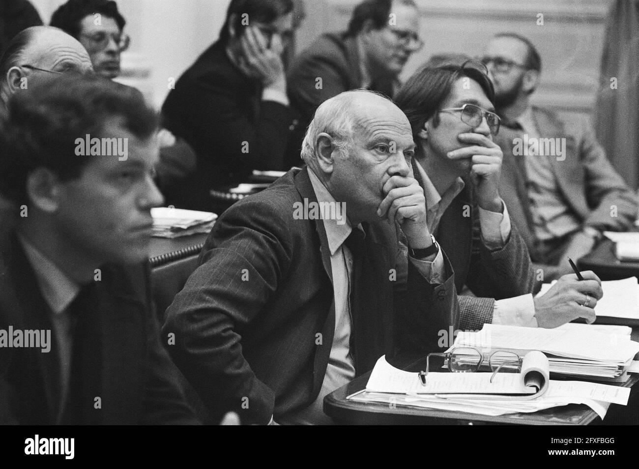 House of Representatives, general considerations, second round, Den Uyl to microphone in the case, October 10, 1980, ORDERS, microphones, The Netherlands, 20th century press agency photo, news to remember, documentary, historic photography 1945-1990, visual stories, human history of the Twentieth Century, capturing moments in time Stock Photo