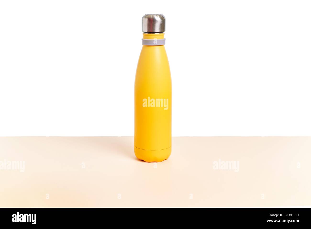 Download Page 3 Reusable Water Bottle High Resolution Stock Photography And Images Alamy
