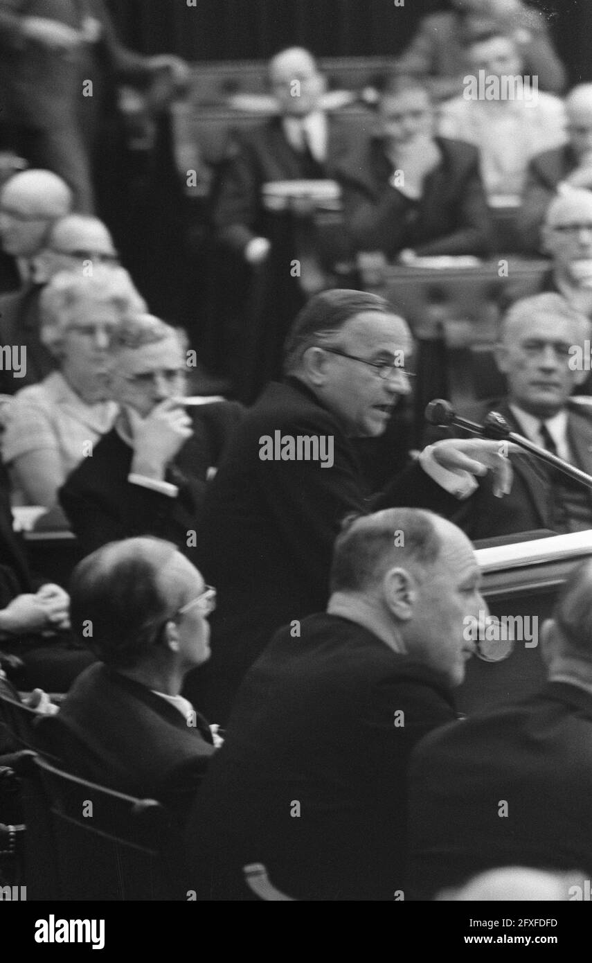 House of Representatives, government answers after first round debates of the parties. Minister De Jong speaking, October 16, 1969, Debates, The Netherlands, 20th century press agency photo, news to remember, documentary, historic photography 1945-1990, visual stories, human history of the Twentieth Century, capturing moments in time Stock Photo