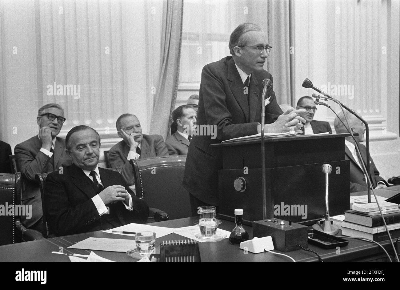 House of Representatives, government answers after first round debates of the parties. Minister Witteveen, October 16, 1969, Debates, The Netherlands, 20th century press agency photo, news to remember, documentary, historic photography 1945-1990, visual stories, human history of the Twentieth Century, capturing moments in time Stock Photo