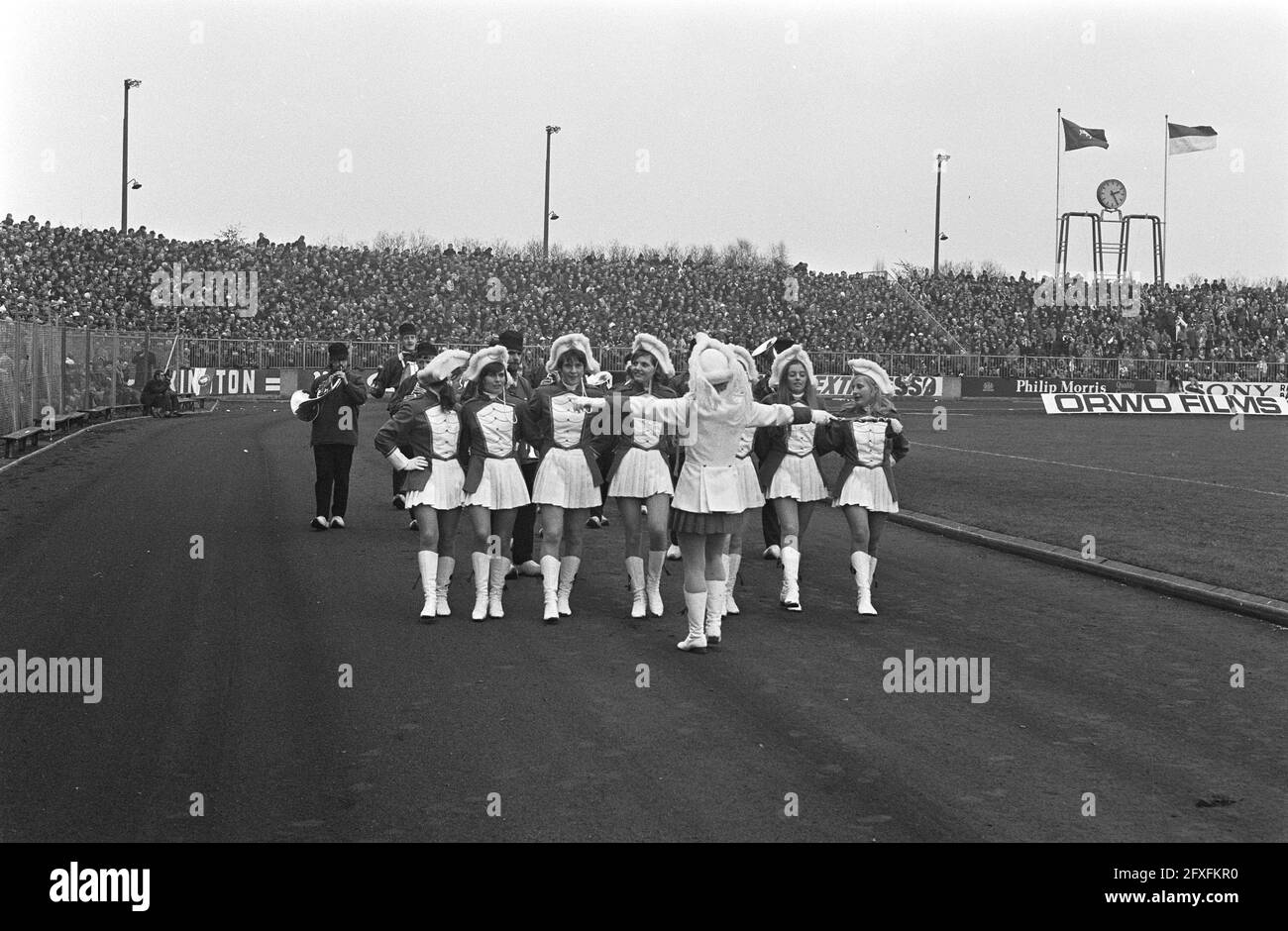 Twente against PSV 2-1; majorettes in stadium, 28 February 1971, MAJORETTES, sports, stadiums, soccer, The Netherlands, 20th century press agency photo, news to remember, documentary, historic photography 1945-1990, visual stories, human history of the Twentieth Century, capturing moments in time Stock Photo