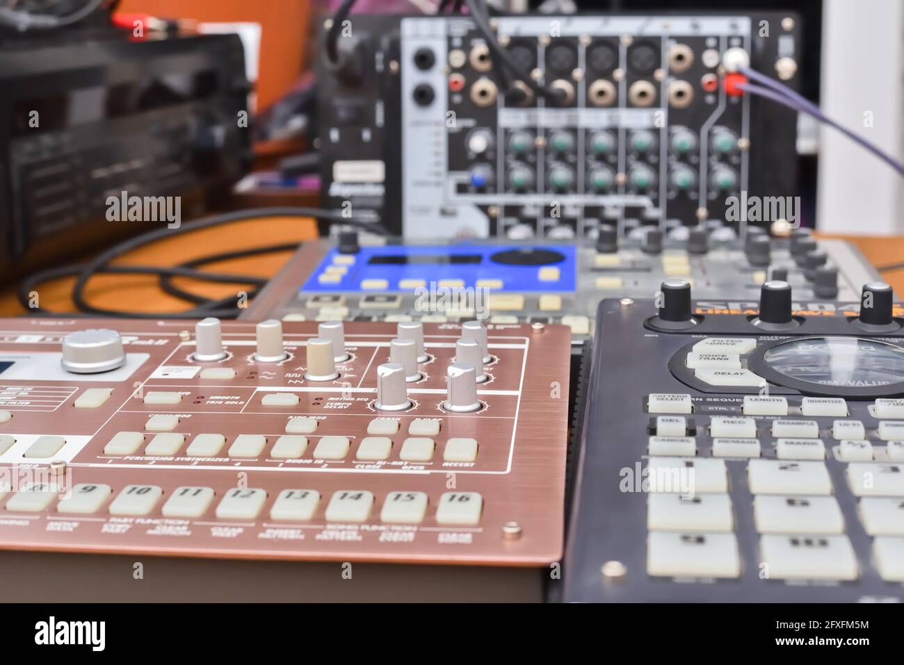 Professional analog synthesizers, drum machine and sampler for creating