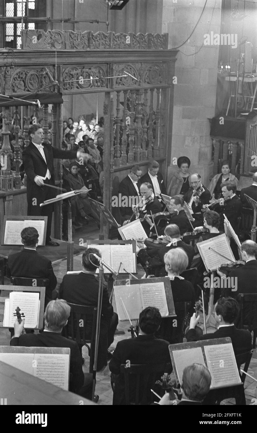 Performance of the St. Matthew Passion in the Grote Kerk in Naarden, the Netherlands, April 12, 1968, churches, orchestras, The Netherlands, 20th century press agency photo, news to remember, documentary, historic photography 1945-1990, visual stories, human history of the Twentieth Century, capturing moments in time Stock Photo