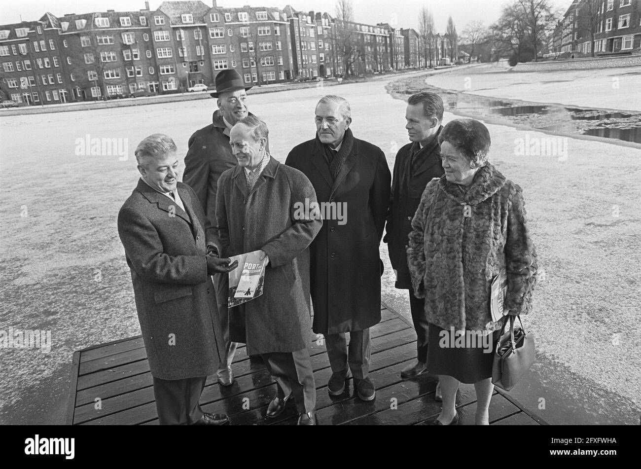 From left to right architect Prof. H. Schader, architect Huig Maaskant, city architect Chris Nielsen, J. Pedersen (Copenhagen city architect), architect Frans van Gool and urban planner Ms. Jacoba (Ko) Mulder, January 13, 1968, architects, juries, urban planners, The Netherlands, 20th century press agency photo, news to remember, documentary, historic photography 1945-1990, visual stories, human history of the Twentieth Century, capturing moments in time Stock Photo