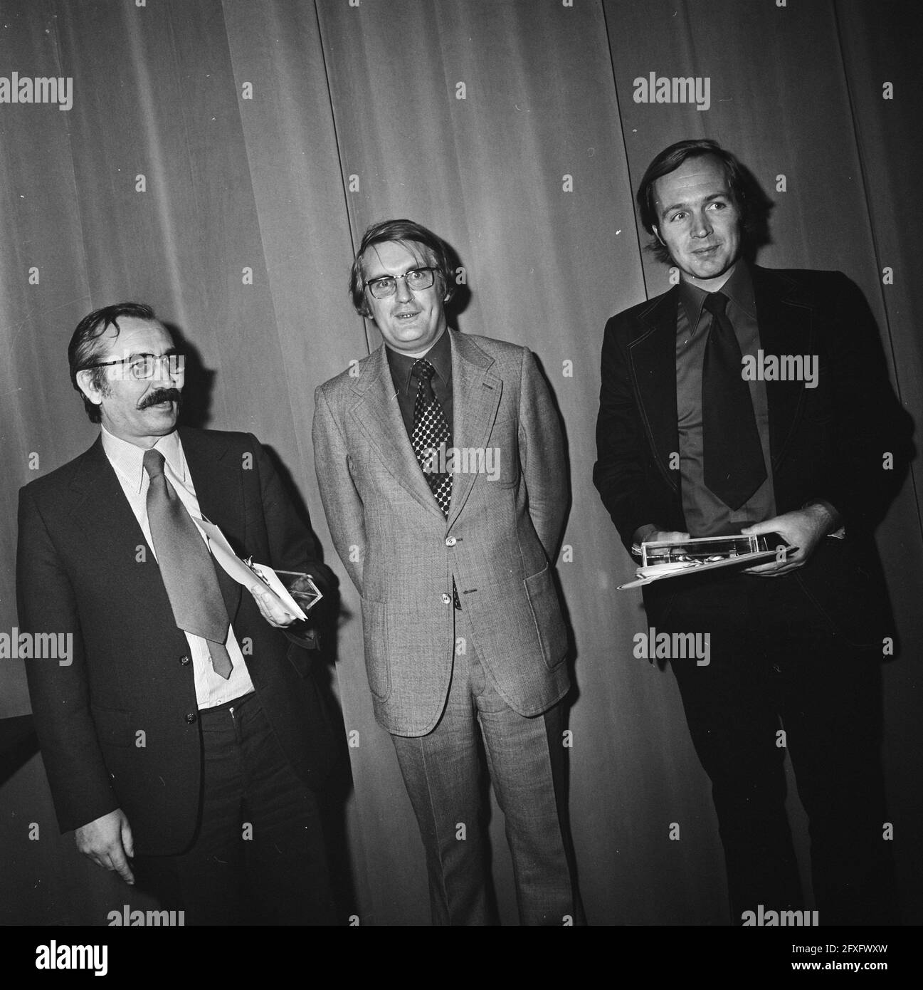 From left to right Henk Barnard, Wim Meijer, JanTerlouw, October 27, 1973, literary awards, award ceremonies, writers, secretaries of state, The Netherlands, 20th century press agency photo, news to remember, documentary, historic photography 1945-1990, visual stories, human history of the Twentieth Century, capturing moments in time Stock Photo