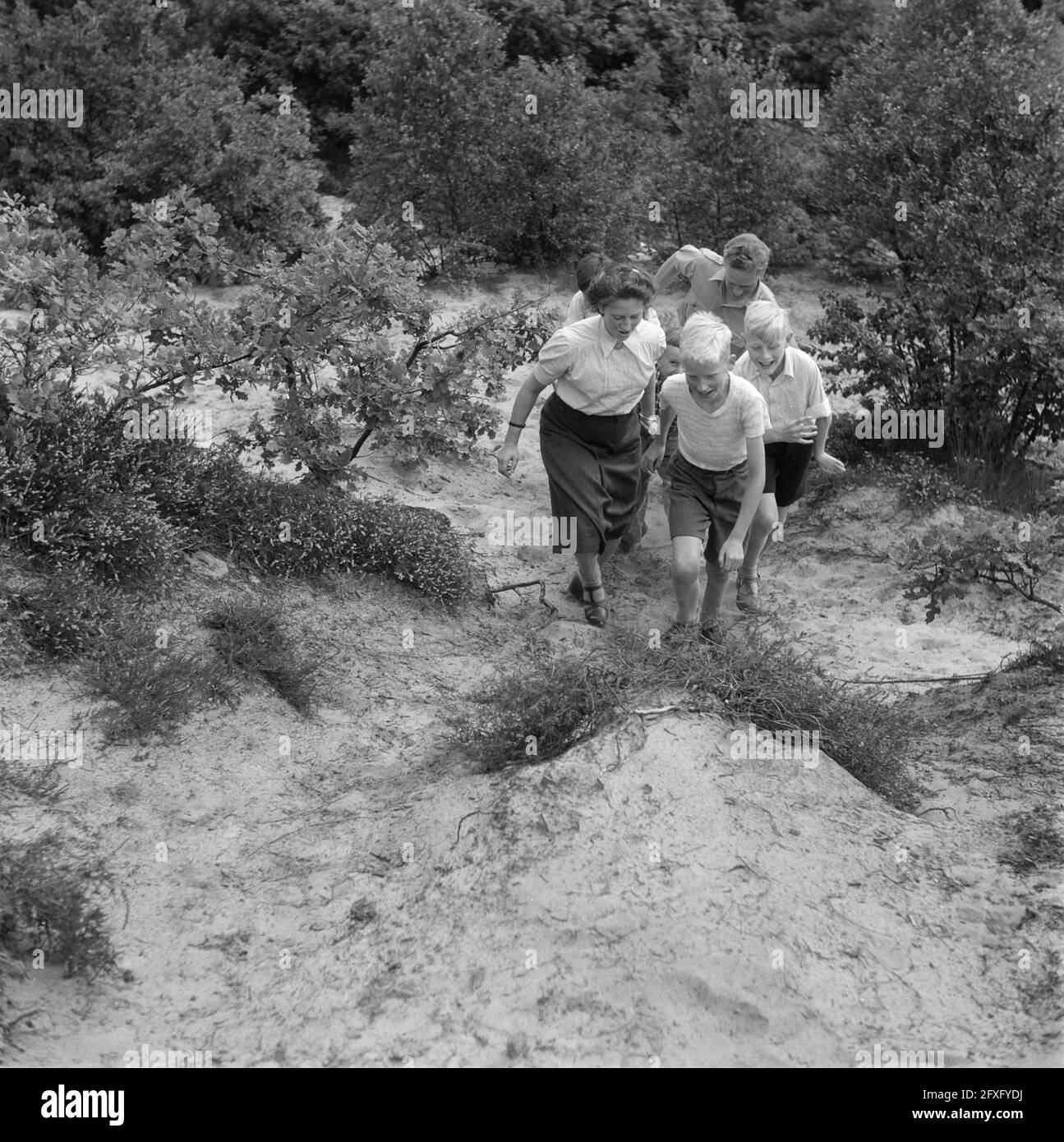 Holiday camp Oude Molen for war orphans and disabled children of the foundation Het Vierde Prinsenkind, August 25, 1951, camps, children, games, second world war, The Netherlands, 20th century press agency photo, news to remember, documentary, historic photography 1945-1990, visual stories, human history of the Twentieth Century, capturing moments in time Stock Photo