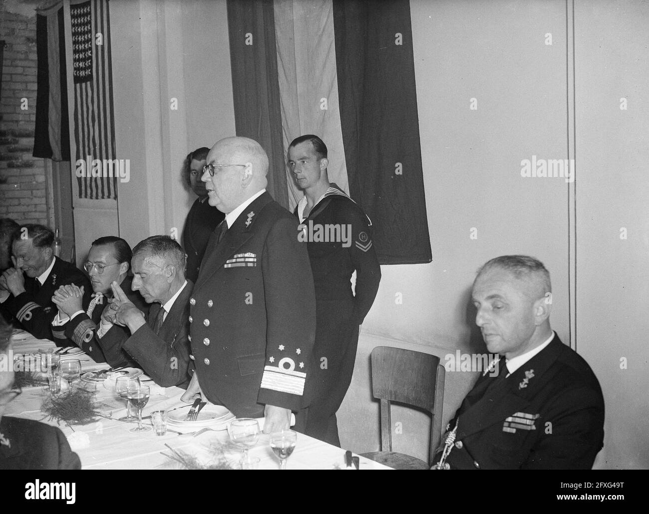Forty-year anniversary of Submarine Service... Dinner officers reunites. Speech by Vice Admiral Helfrich, June 18, 1947, anniversaries, meals, Navy, officers, The Netherlands, 20th century press agency photo, news to remember, documentary, historic photography 1945-1990, visual stories, human history of the Twentieth Century, capturing moments in time Stock Photo