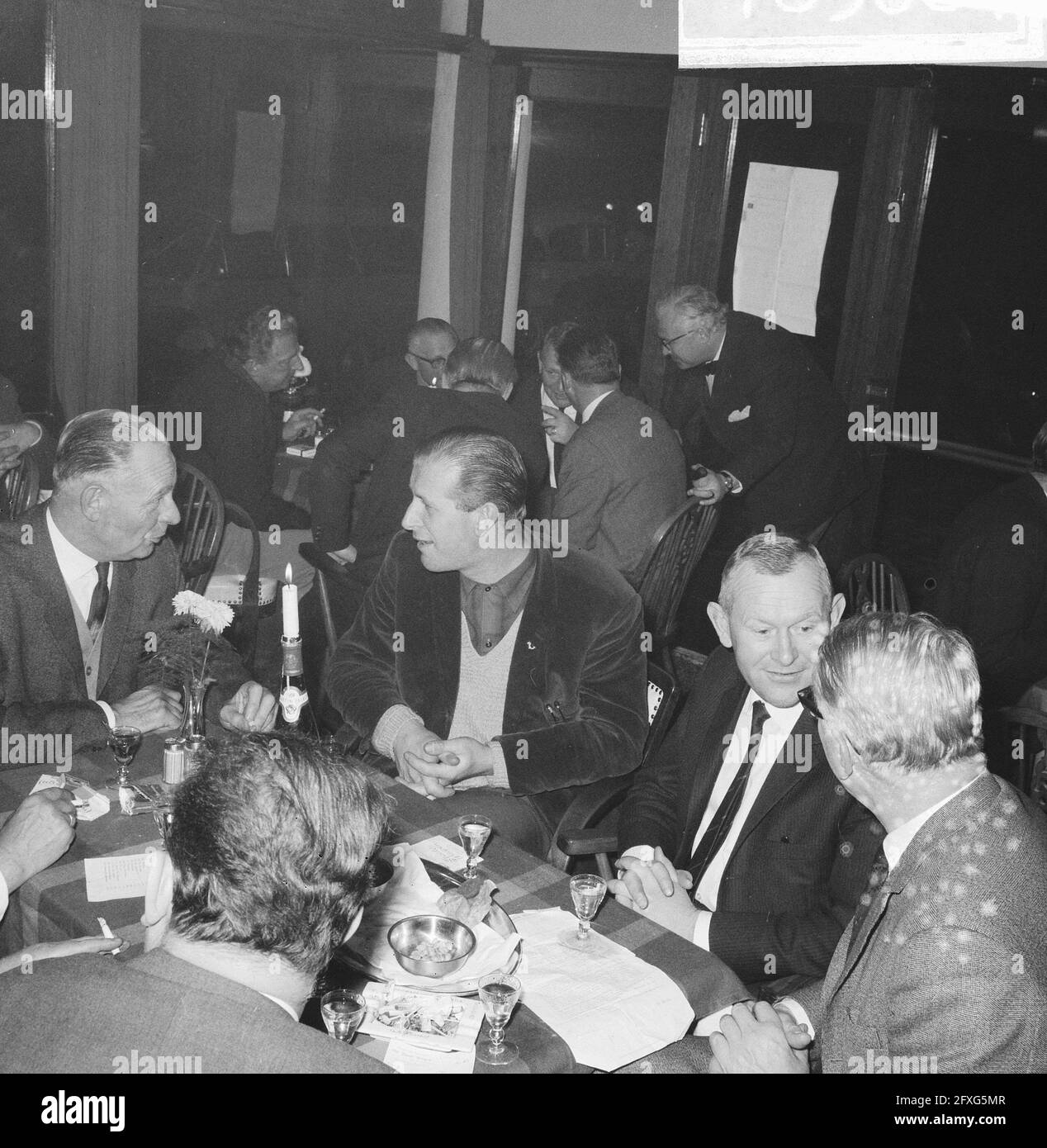 Association Club of the Hundred (fish); social gathering, December 16, 1965, alcoholic beverages, meetings, associations, The Netherlands, 20th century press agency photo, news to remember, documentary, historic photography 1945-1990, visual stories, human history of the Twentieth Century, capturing moments in time Stock Photo