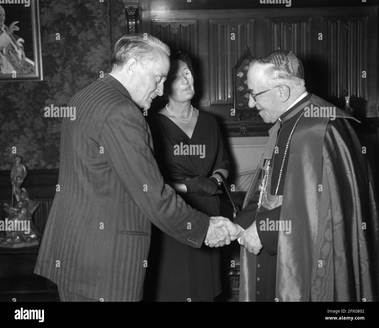 Anniversary of coronation hi-res stock photography and images - Alamy