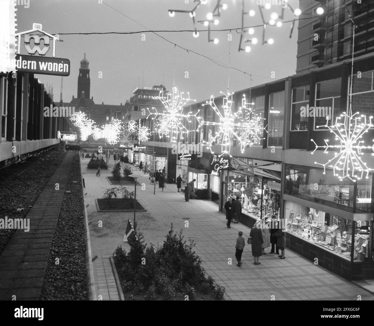 Illuminated Lijnbaan (Rotterdam) for the coming holidays, November 17, 1960, FEAST DAYS, The Netherlands, 20th century press agency photo, news to remember, documentary, historic photography 1945-1990, visual stories, human history of the Twentieth Century, capturing moments in time Stock Photo