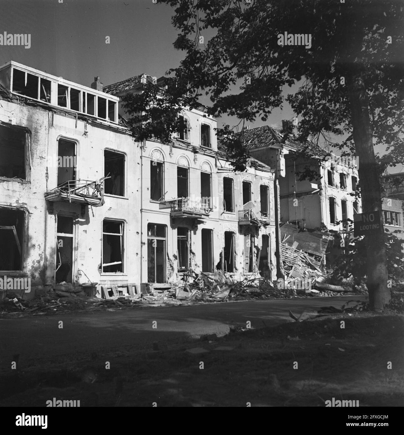 [Destroyed buildings], June 1945, Destruction, second world war, The Netherlands, 20th century press agency photo, news to remember, documentary, historic photography 1945-1990, visual stories, human history of the Twentieth Century, capturing moments in time Stock Photo