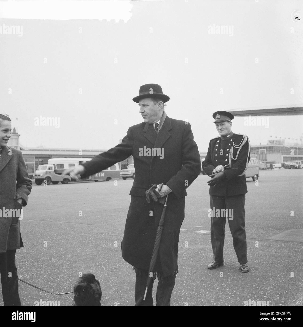 Departure of Minister Luns from Schiphol to London, 12 March 1961, departures, The Netherlands, 20th century press agency photo, news to remember, documentary, historic photography 1945-1990, visual stories, human history of the Twentieth Century, capturing moments in time Stock Photo