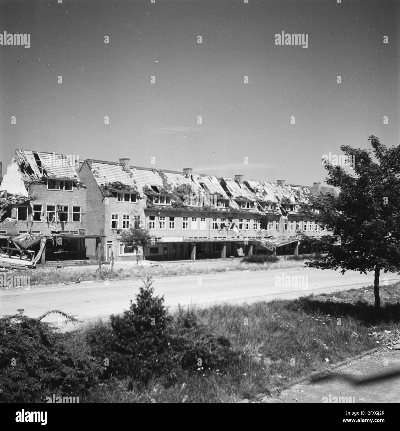 [destroyed dwellings], June 1945, buildings, second world war, destruction, The Netherlands, 20th century press agency photo, news to remember, documentary, historic photography 1945-1990, visual stories, human history of the Twentieth Century, capturing moments in time Stock Photo