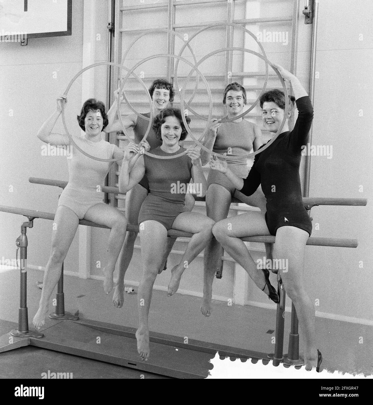 Five gymnasts together, 23 July 1960, gymnasts, The Netherlands, 20th