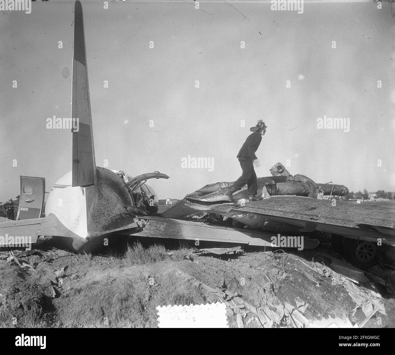 Aircraft accident Black and White Stock Photos & Images Alamy