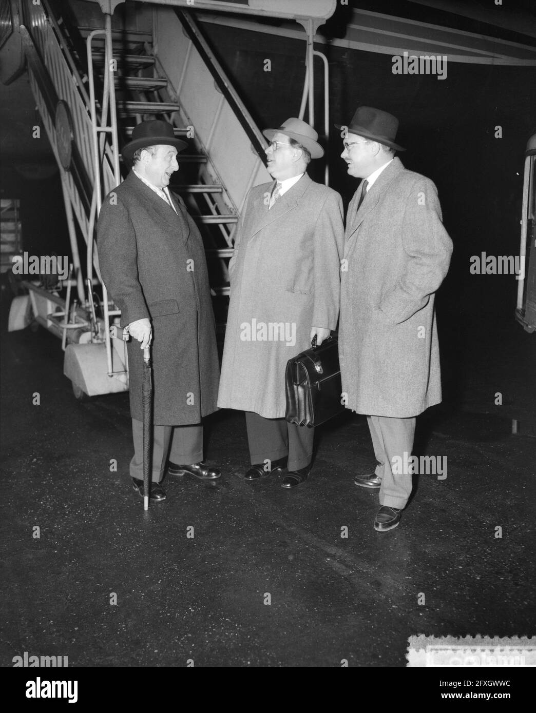 Flnr Dr. Ernst Schwering, Oberburgemeister of Cologne, P. M. Busen, Oberburgemeister of Bonn; Graf Herningen, representative of KLM in Germany, at Schiphol Airport, October 8, 1956, mayors, airports, The Netherlands, 20th century press agency photo, news to remember, documentary, historic photography 1945-1990, visual stories, human history of the Twentieth Century, capturing moments in time Stock Photo