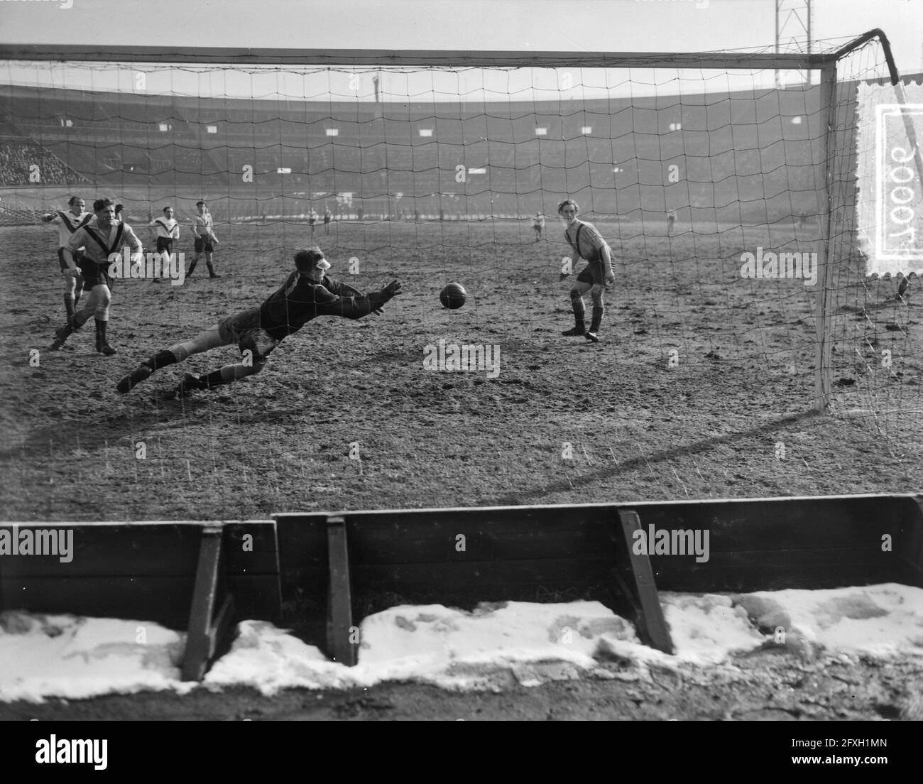 Soccer Amsterdam against DOS 4-1, goal, March 6, 1955, goals, sports, soccer, The Netherlands, 20th century press agency photo, news to remember, documentary, historic photography 1945-1990, visual stories, human history of the Twentieth Century, capturing moments in time Stock Photo
