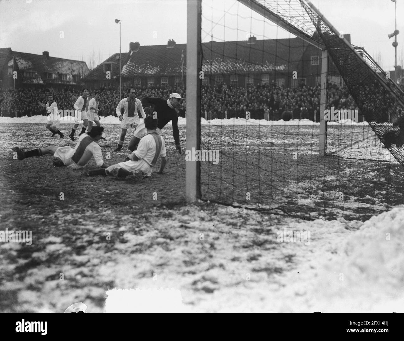 Soccer Volewijckers against Ajax 2-3. L. van der Wal goal, 4 January 1953,  goals, sports, soccer, The Netherlands, 20th century press agency photo,  news to remember, documentary, historic photography 1945-1990, visual  stories,