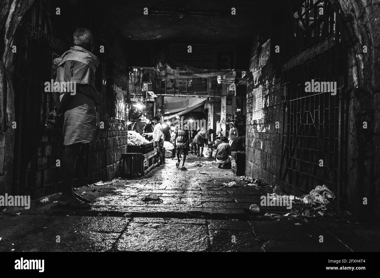 Koyambedu Flower Market in the early morning, Chennai, Tamil Nadu Stock