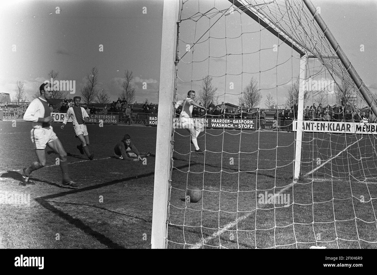 Volewijckers v Eindhoven 1-0, Engelsma (VW) scores, goalkeeper Bax is beaten, April 23, 1967, goalkeepers, sports, soccer, The Netherlands, 20th century press agency photo, news to remember, documentary, historic photography 1945-1990, visual stories, human history of the Twentieth Century, capturing moments in time Stock Photo