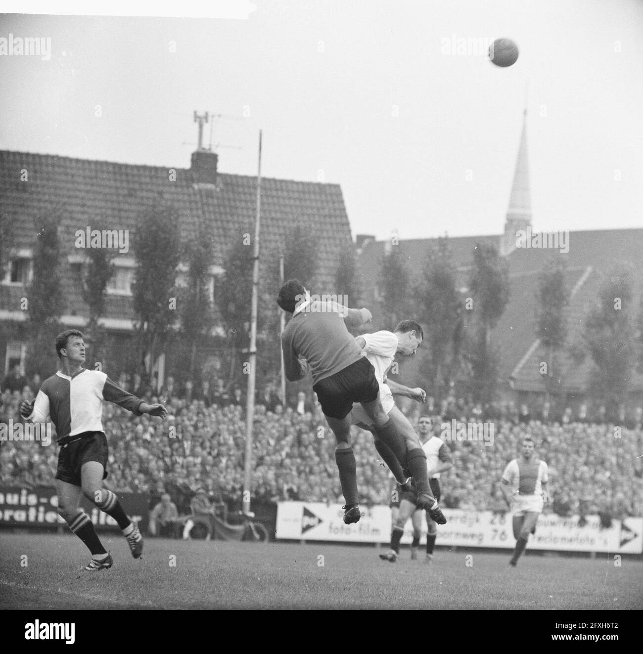 Volewijckers against Feyenoord 1-4, match moments, September 23, 1962, sports, soccer, The Netherlands, 20th century press agency photo, news to remember, documentary, historic photography 1945-1990, visual stories, human history of the Twentieth Century, capturing moments in time Stock Photo