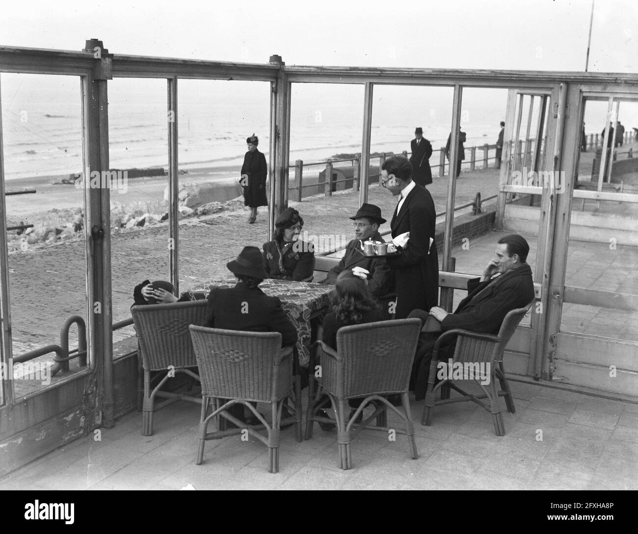 Spring weather in Scheveningen, March 20, 1946, spring weather, The Netherlands, 20th century press agency photo, news to remember, documentary, historic photography 1945-1990, visual stories, human history of the Twentieth Century, capturing moments in time Stock Photo