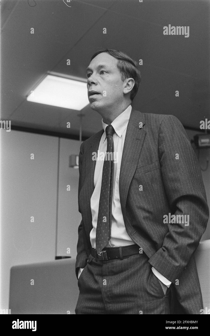 Chairman Board of Directors Atari (game computer), James J. Morgan gives press conference at Schiphol Airport, April 16, 1984, press conferences, presidents, The Netherlands, 20th century press agency photo, news to remember, documentary, historic photography 1945-1990, visual stories, human history of the Twentieth Century, capturing moments in time Stock Photo