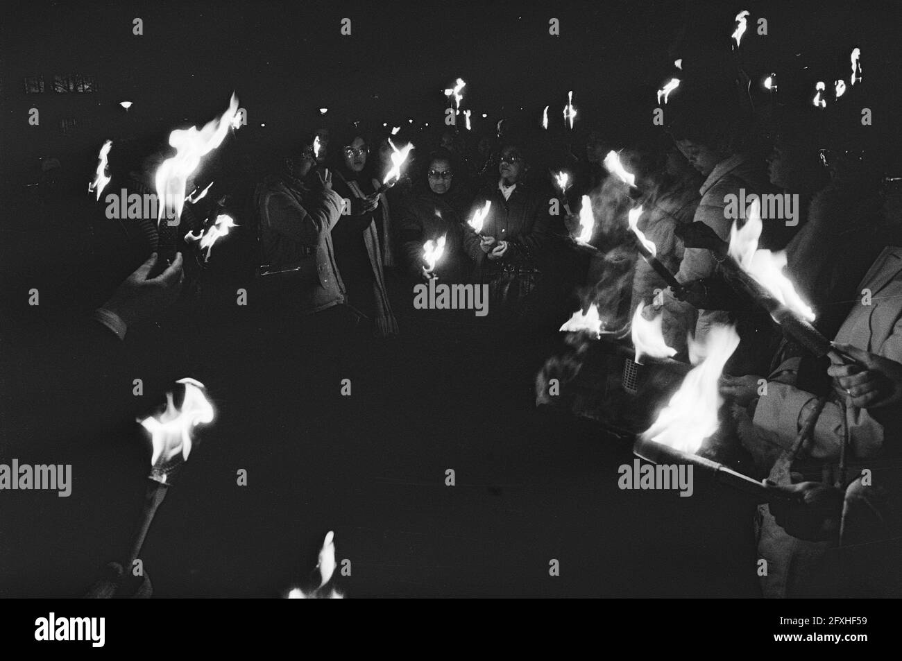 Women with torches, December 16, 1982, consulates, compassion, political murders, The Netherlands, 20th century press agency photo, news to remember, documentary, historic photography 1945-1990, visual stories, human history of the Twentieth Century, capturing moments in time Stock Photo