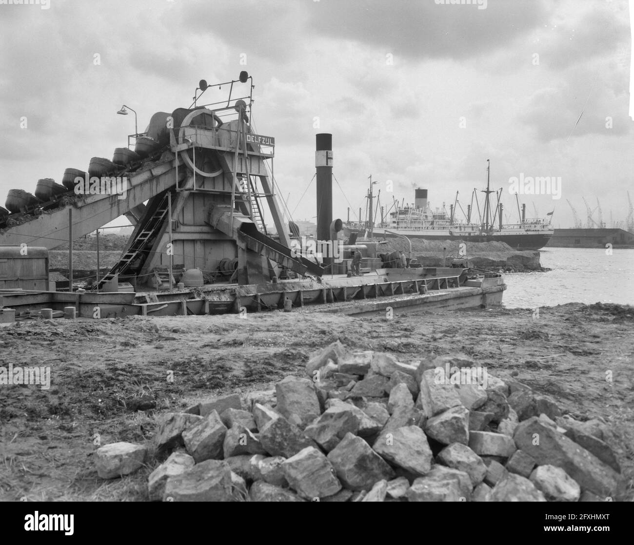 Work on Coentunnel. Dredge, September 12, 1961, Work, dredges, The Netherlands, 20th century press agency photo, news to remember, documentary, historic photography 1945-1990, visual stories, human history of the Twentieth Century, capturing moments in time Stock Photo