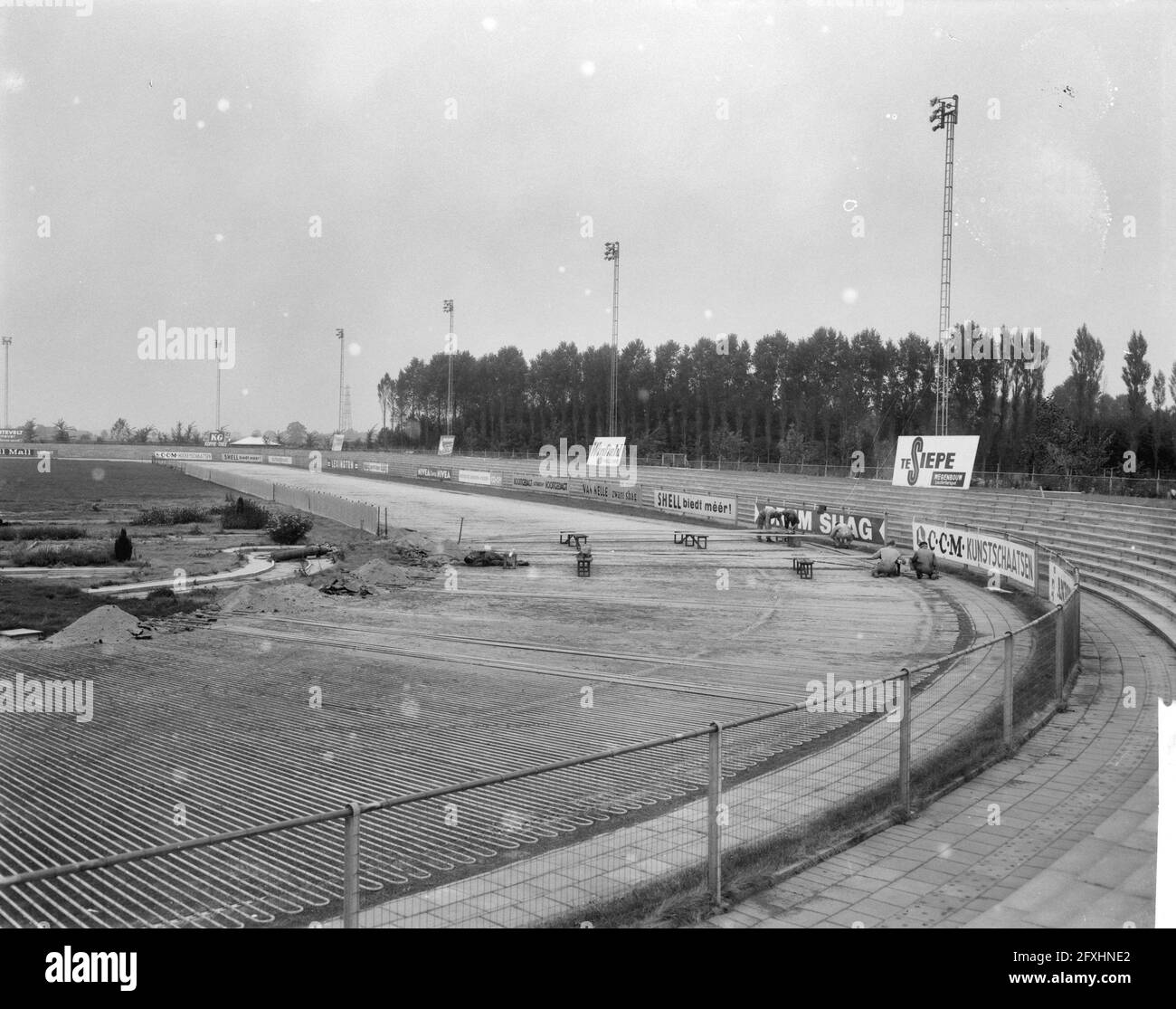 Artificial ice rink in deventer hires stock photography and images Alamy