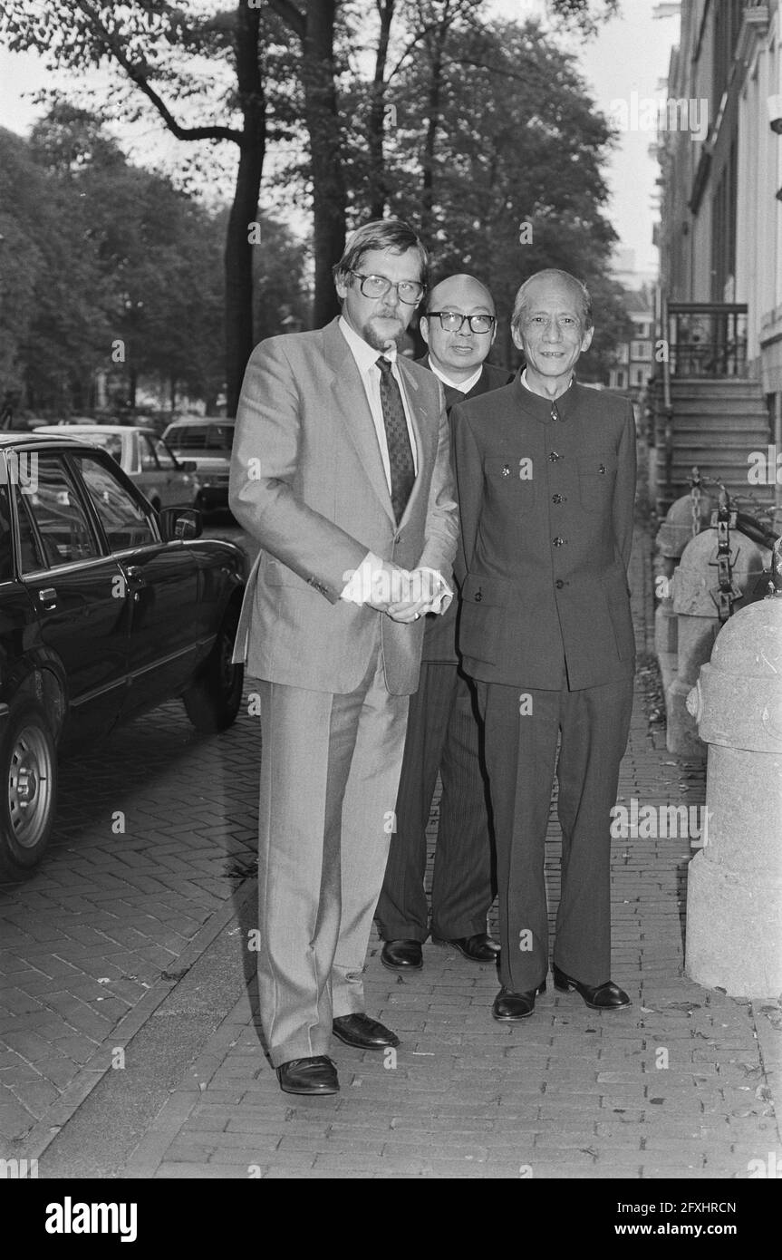 Alderman Heerma with deputy mayor of Beijing, Zhang Peng, September 18, 1984, aldermen, The Netherlands, 20th century press agency photo, news to remember, documentary, historic photography 1945-1990, visual stories, human history of the Twentieth Century, capturing moments in time Stock Photo
