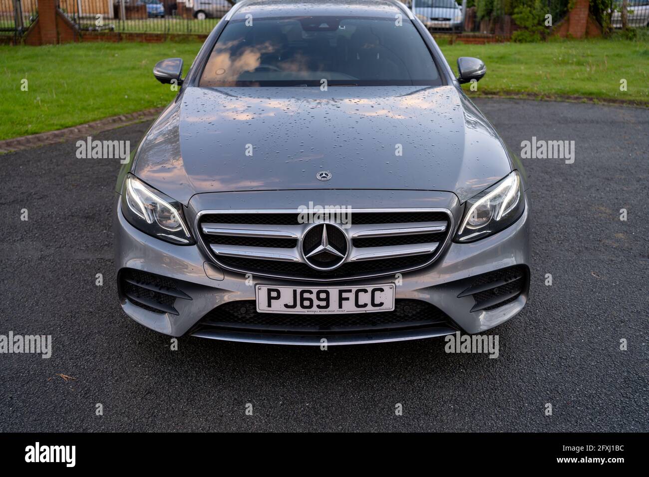 London Uk May 18 21 Mercedes Benz E 300 De Plug In Hybrid Break Eq Power Stock Photo Alamy London Uk May 18 21 Mercedes Benz E 300 De Plug In Hybrid Break Eq Power Stock Photo Alamy