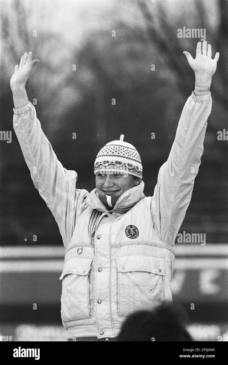 World speed skating women, Deventer; nr. 16 Ria Visser and Marike Stam after the 1500 m, nr. 17 world champion Karin Enke during the homage, January 28, 1984, SCHATSEN, World champions, homage, sports, The Netherlands, 20th century press agency photo, news to remember, documentary, historic photography 1945-1990, visual stories, human history of the Twentieth Century, capturing moments in time Stock Photo