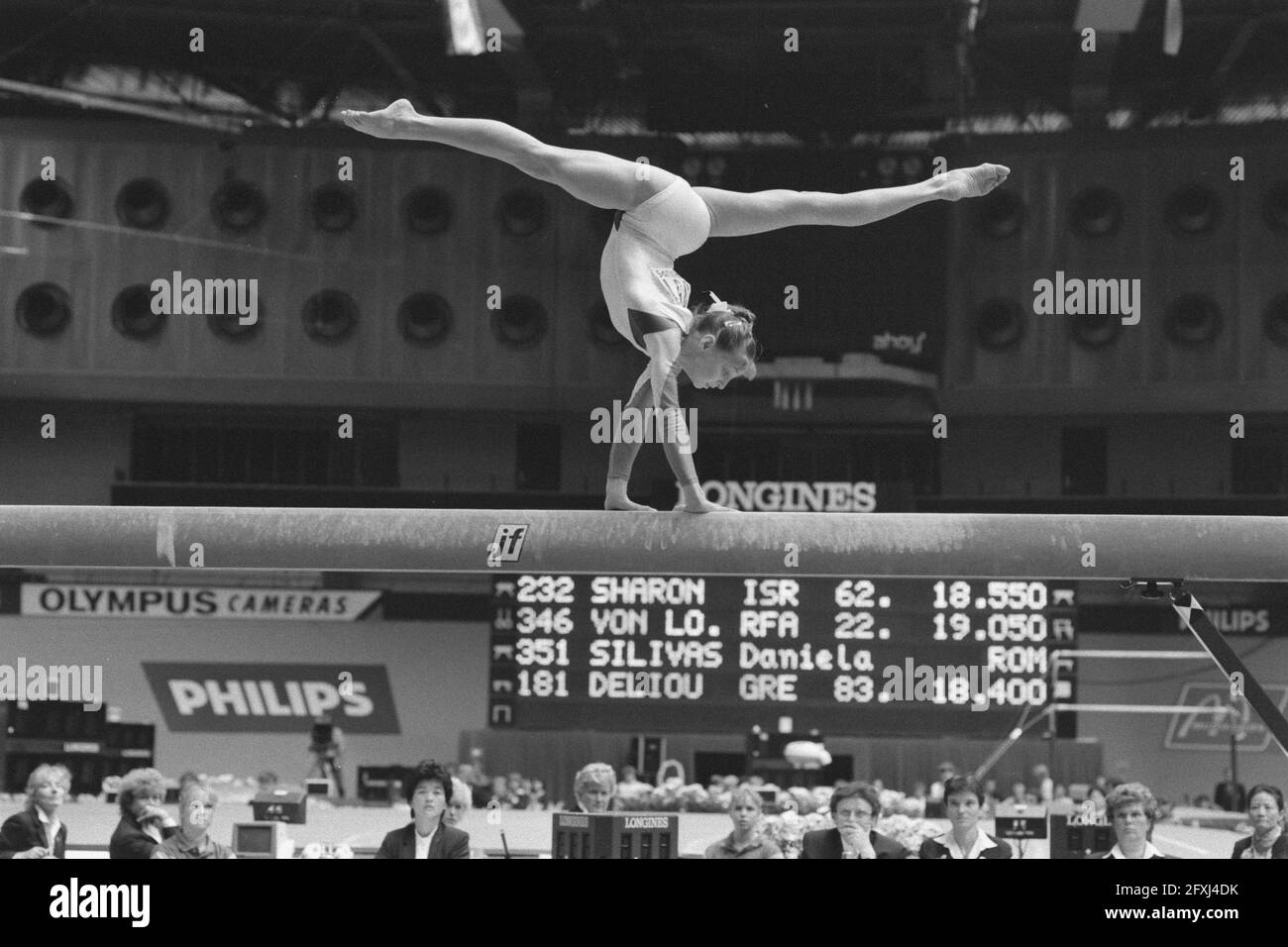 World Championships gymnastics in Rotterdam; Romanian Daniele Silivas in action, October 21, 1987, TURN, championships, The Netherlands, 20th century press agency photo, news to remember, documentary, historic photography 1945-1990, visual stories, human history of the Twentieth Century, capturing moments in time Stock Photo