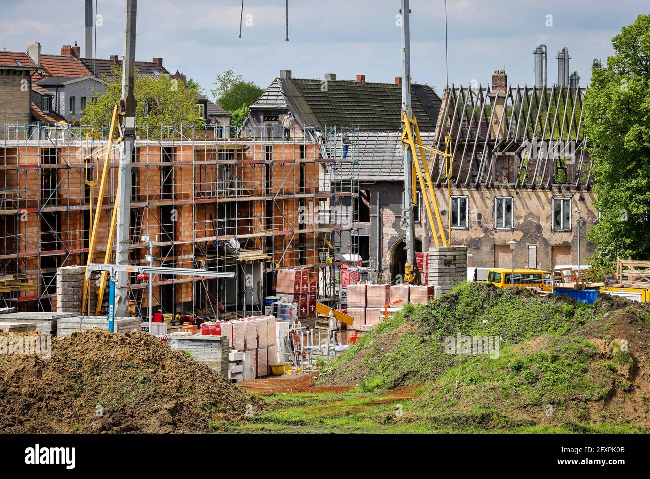 Gladbeck, North Rhine-Westphalia, Germany - New and demolition houses in the former coal mine settlement Schlaegel und Eisen in Gladbeck Zweckel, in t Stock Photo