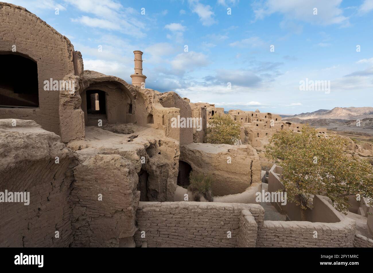 The 1000 years old collapsed mud-brick village of Kharanaq. Ardakan County, Yazd Province, Iran. Stock Photo