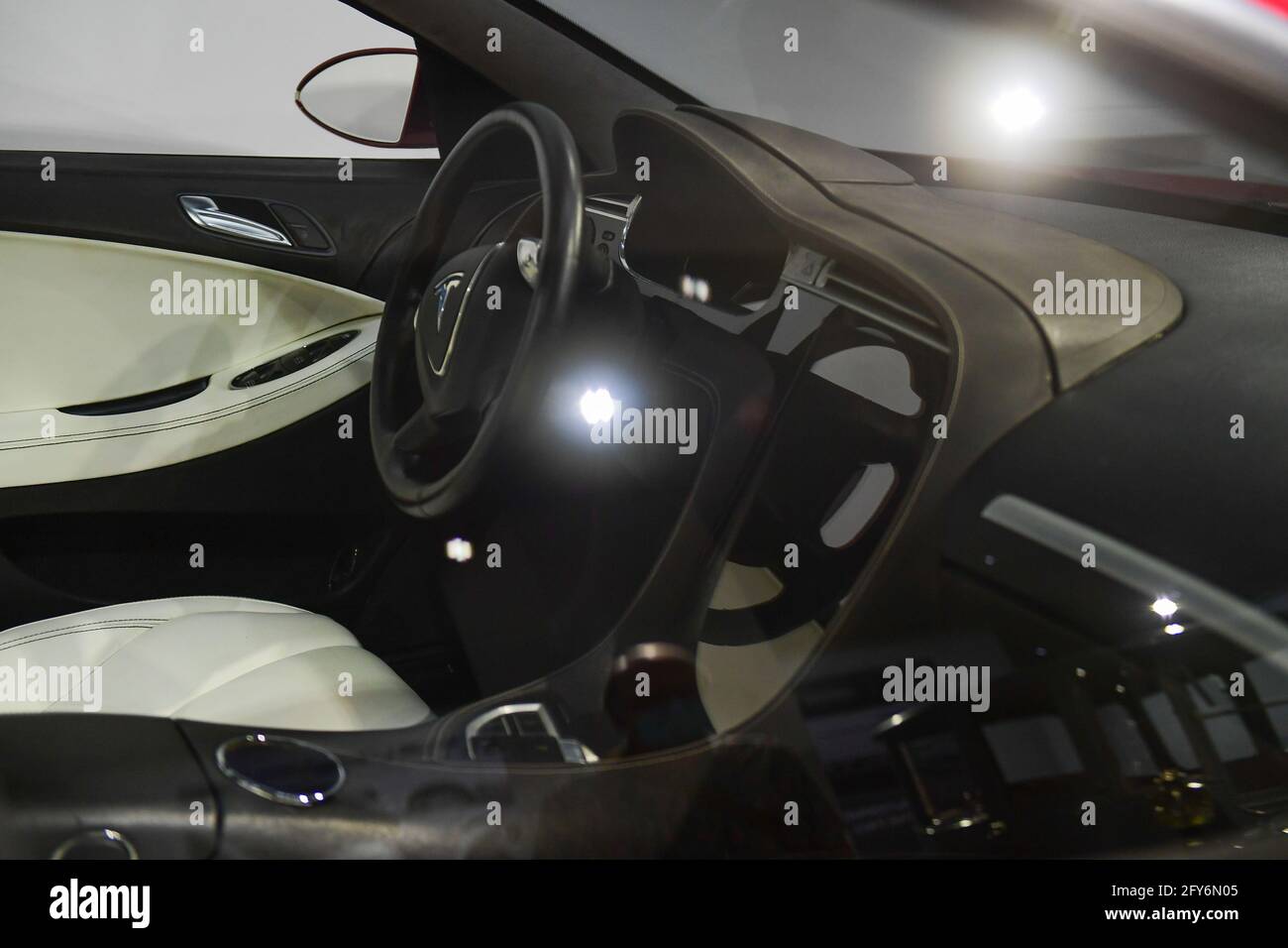 General Overall View Of A 09 Prototype Tesla Model S On Display At The Petersen Automotive Museum Wednesday May 27 21 In Los Angeles Dylan S Stock Photo Alamy
