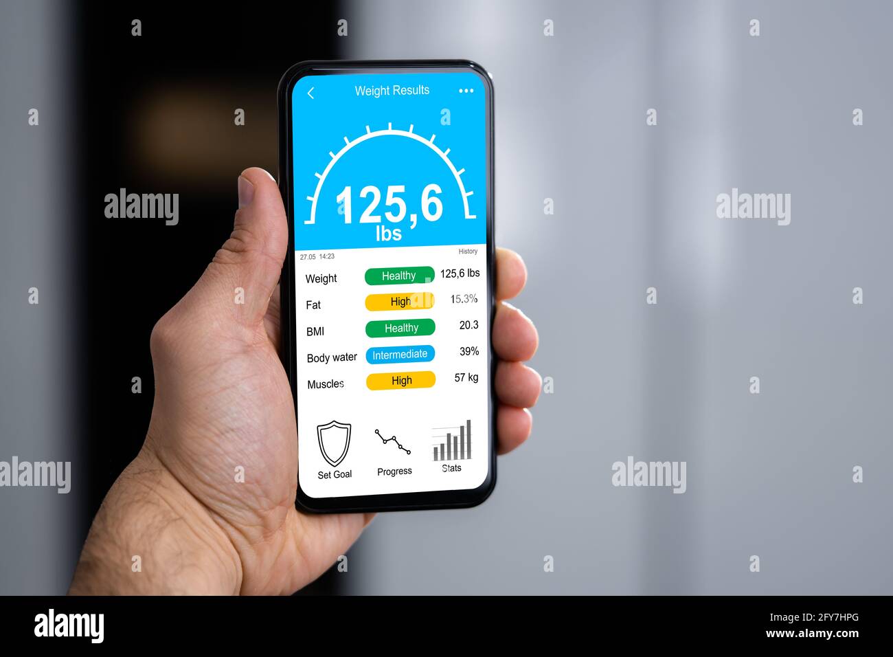 Smart Weight Scale Tech On Smartphone. Tracking App Stock Photo - Alamy