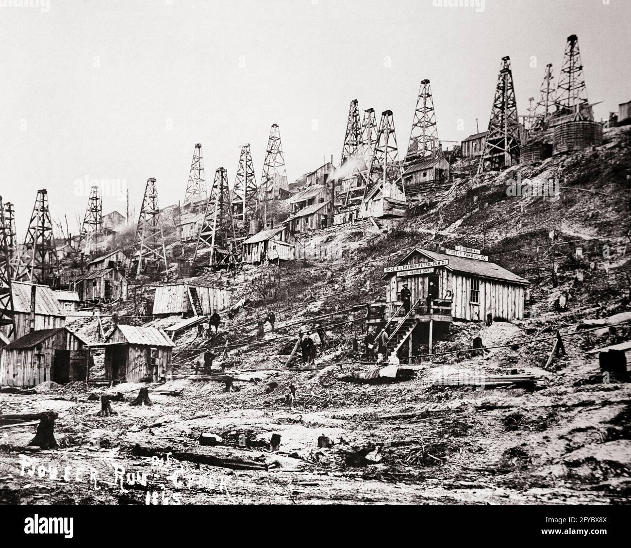 1850s PIONEER RUN CREEK OIL FIELD FIRST OIL WELL DRILLED 1865 AUGUST 27 1859 LANDSCAPE CHANGED OVERNIGHT TITUSVILLE PA USA - h7334 LAN001 HARS BLACK AND WHITE DERRICKS FOSSIL FUEL OLD FASHIONED PROFUSION Stock Photo
