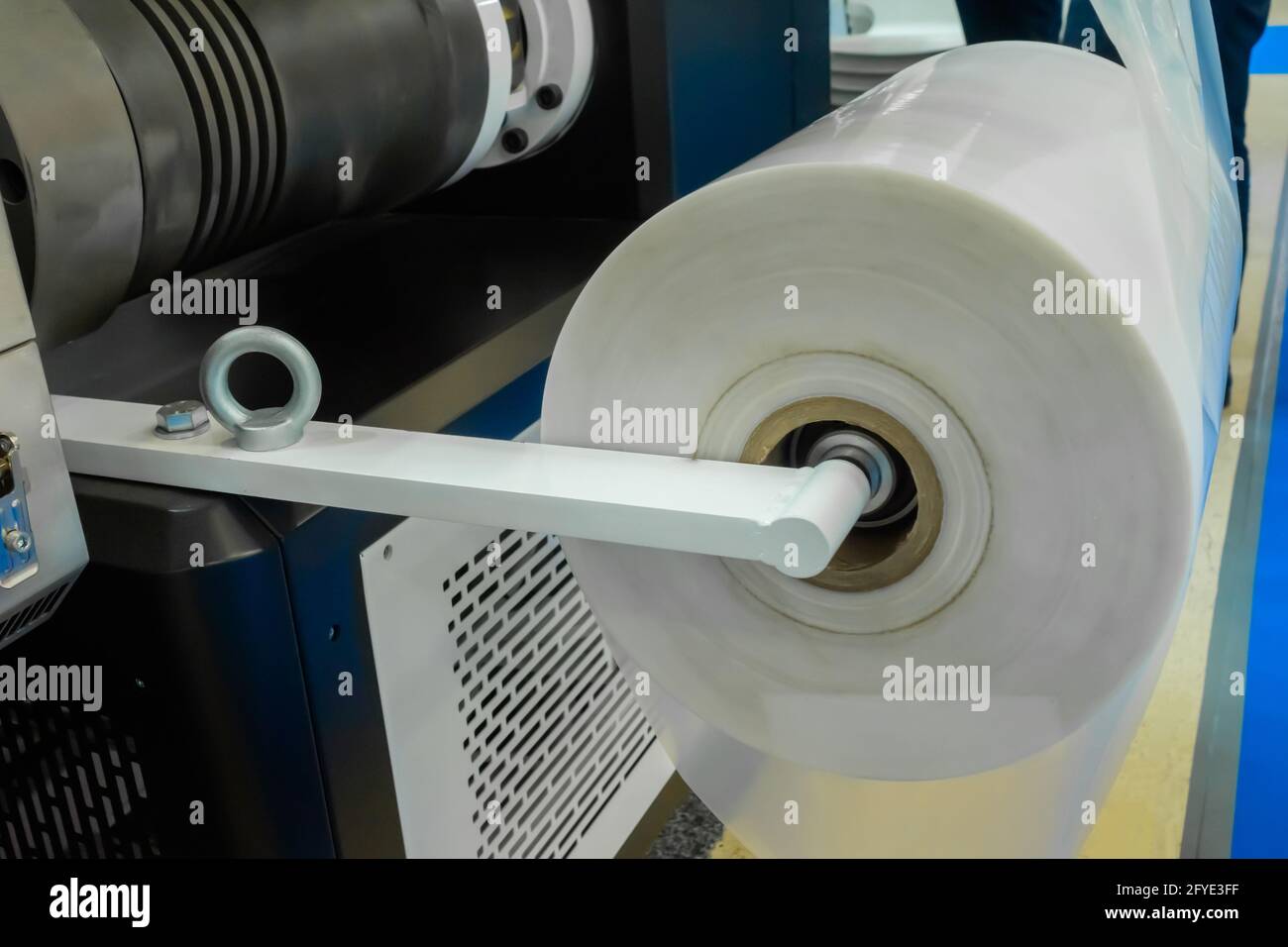 Automatic plastic bag making machine moving roller at recycling