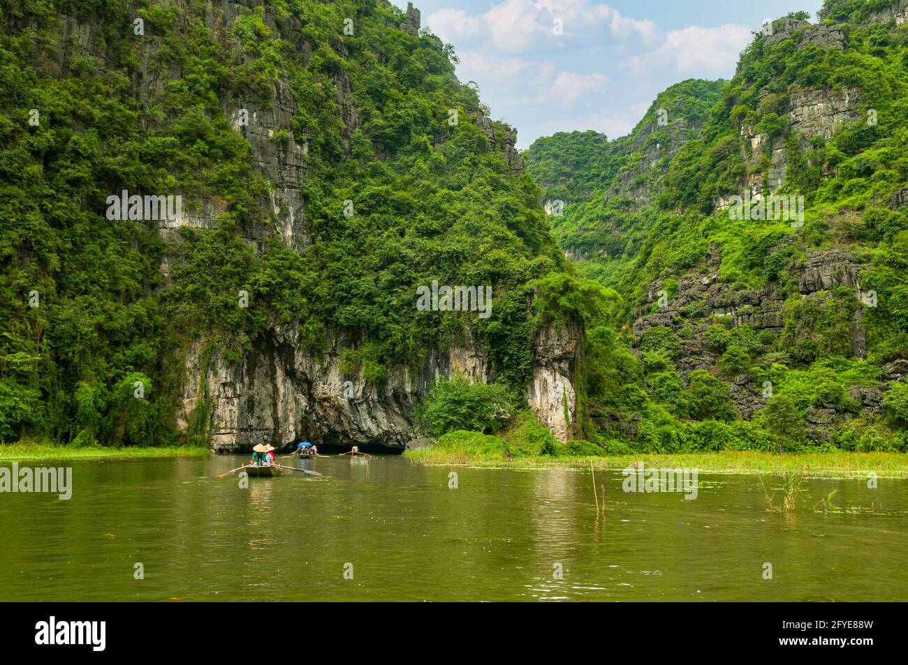 Cruising on River Boi, Tam Coc, Vietnam Stock Photo
