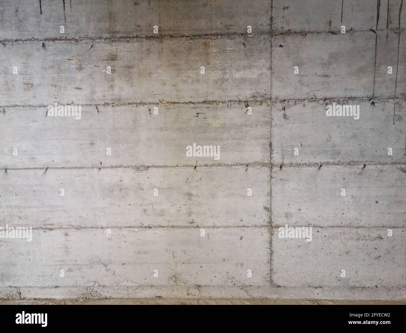 Exposed concrete room hi-res stock photography and images - Alamy