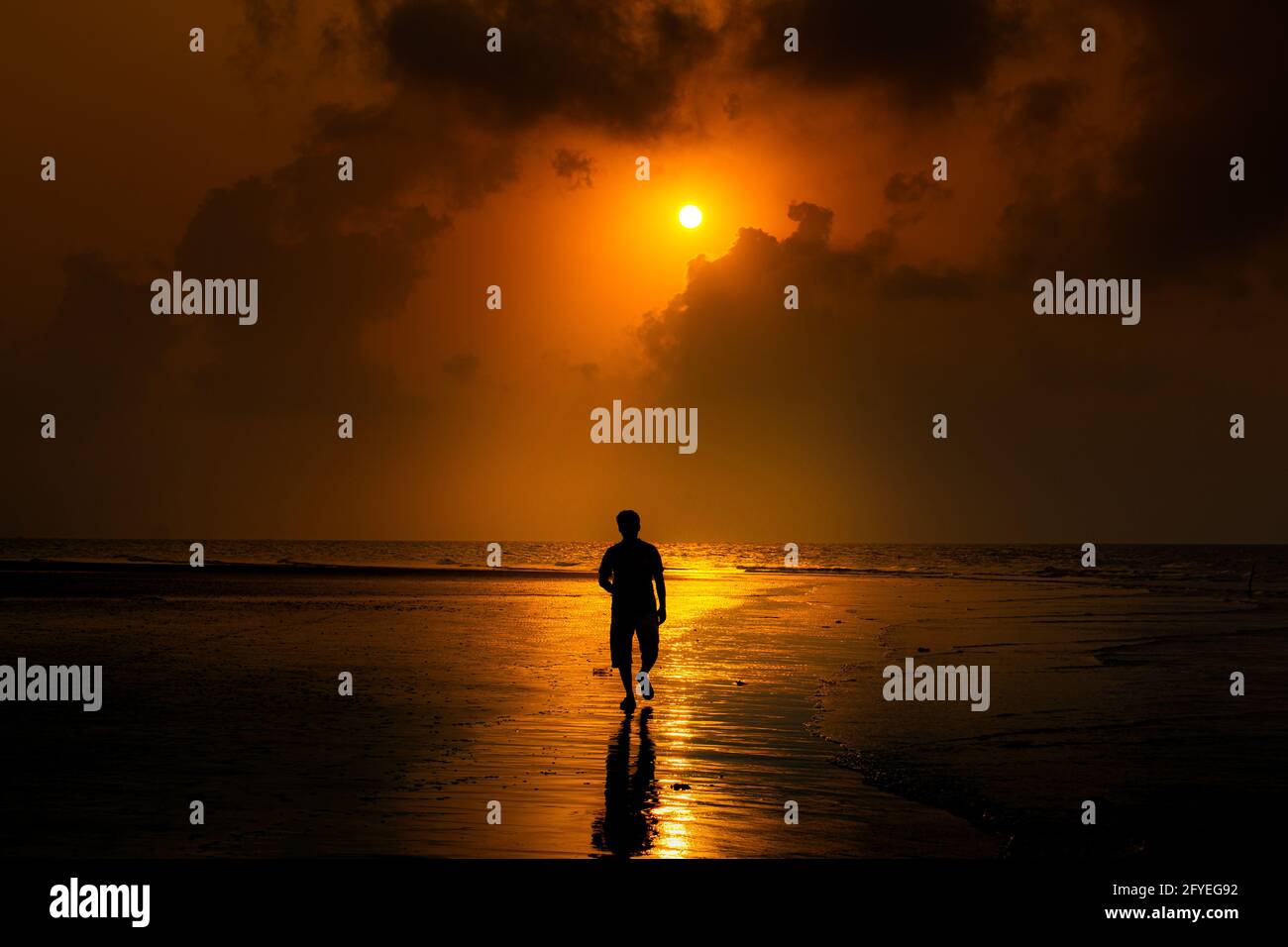 Beautiful sunrise on the sea Stock Photo - Alamy