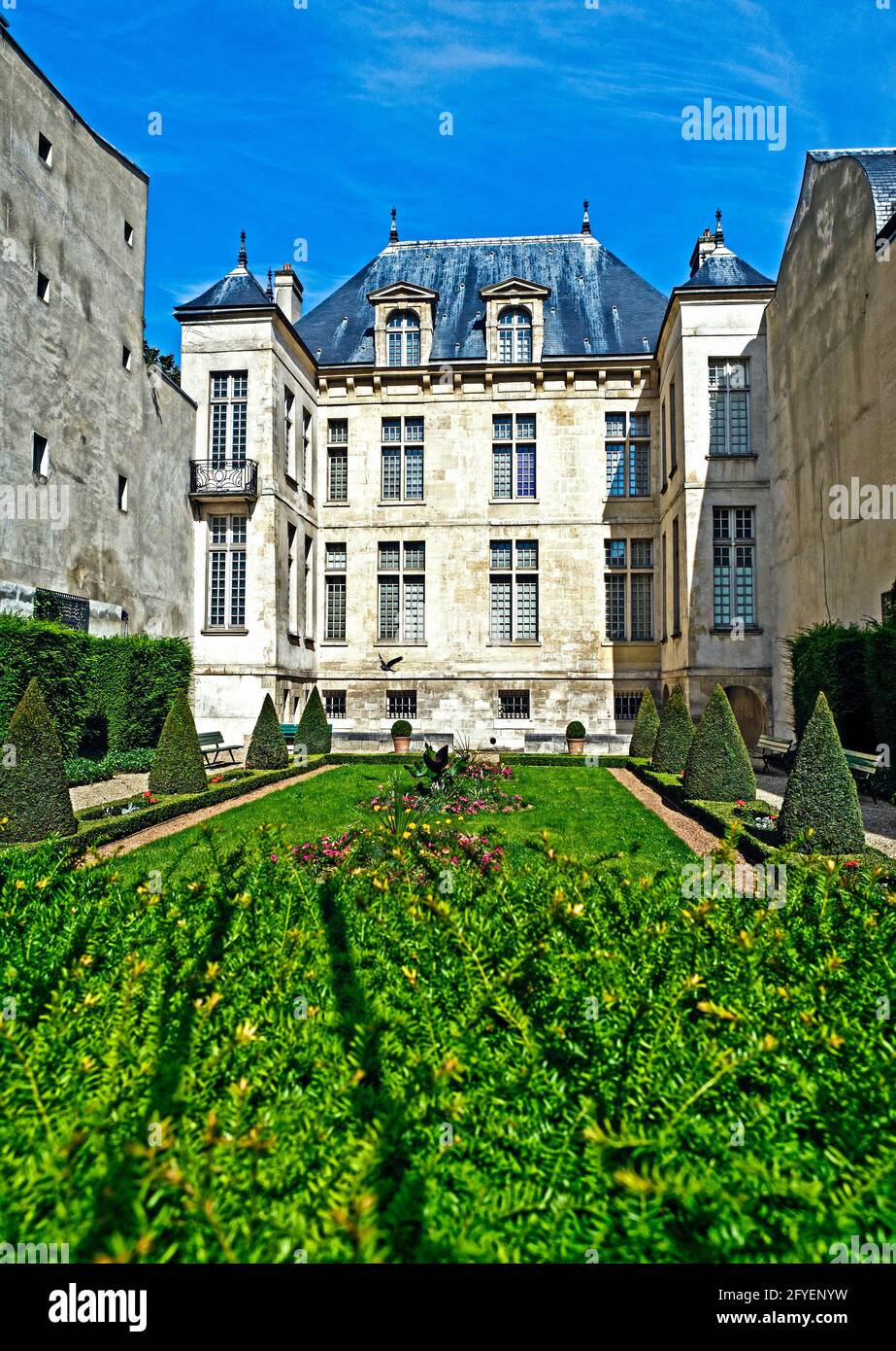 FRANCE. PARIS (75) LE MARAIS DISTRICT, HOTEL DONON, COGNACQ-JAY MUSEUM IN RUE PAYENNE Stock Photo